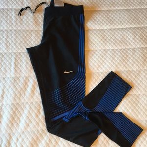 Nike women’s speed tight
